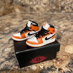 🏀 Nike Jordan 1 vinyl collectible mini sneakers.